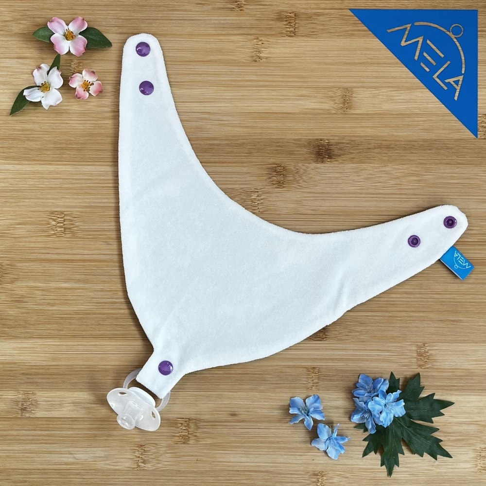Latz mit Nuggi von MELA Handwerk